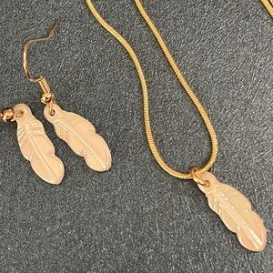 Beautiful White Feather Necklace & Dangling Earring’s